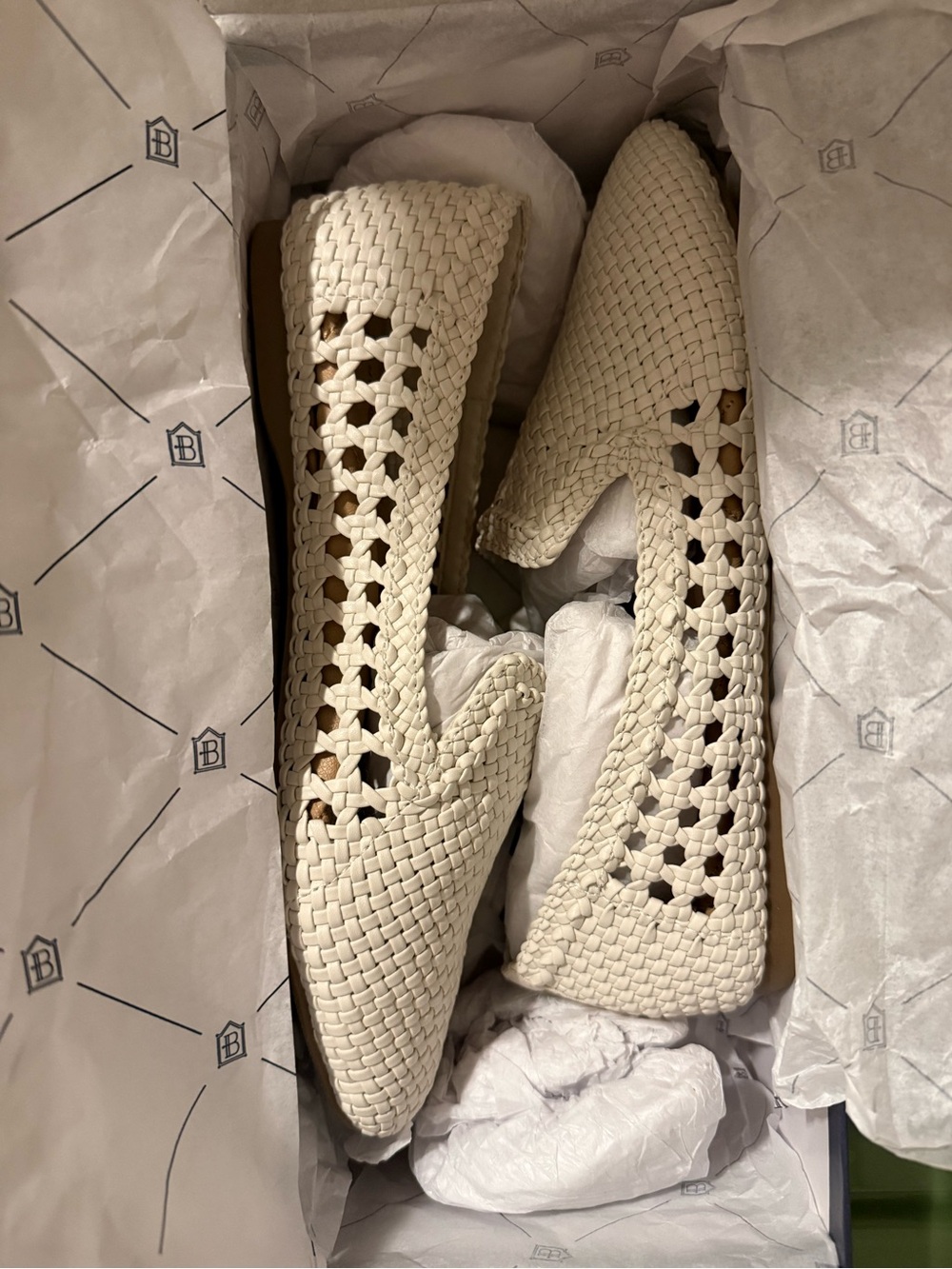 Birdies White Woven Starling Slip-On Women’s Loafers/Flats Size 7